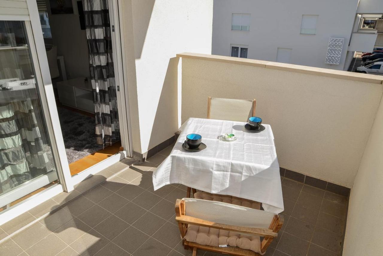 Apartment Leon Sa Privatnim Parkingom Zadar Exterior foto